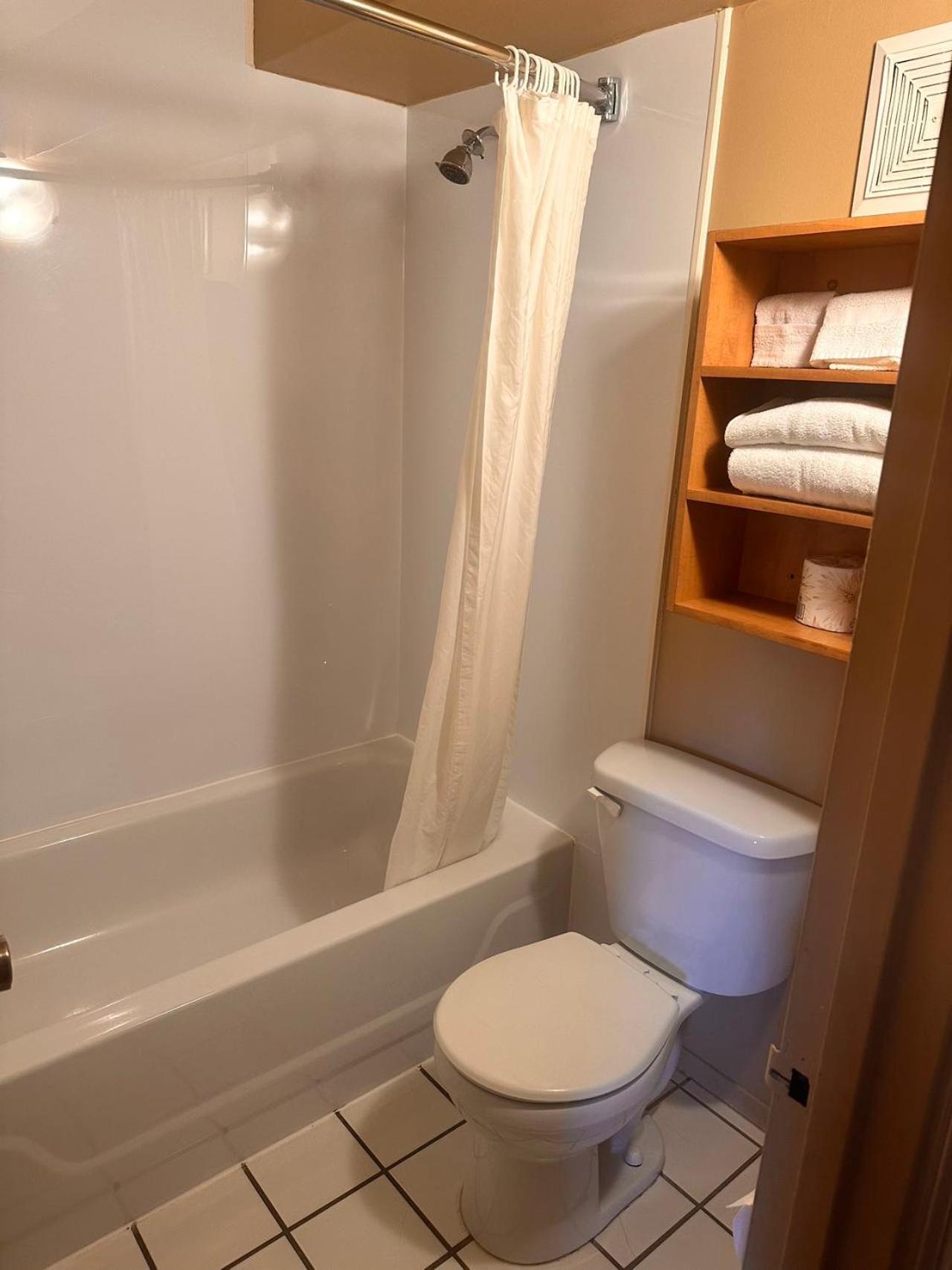 Travelodge By Wyndham Drummondville