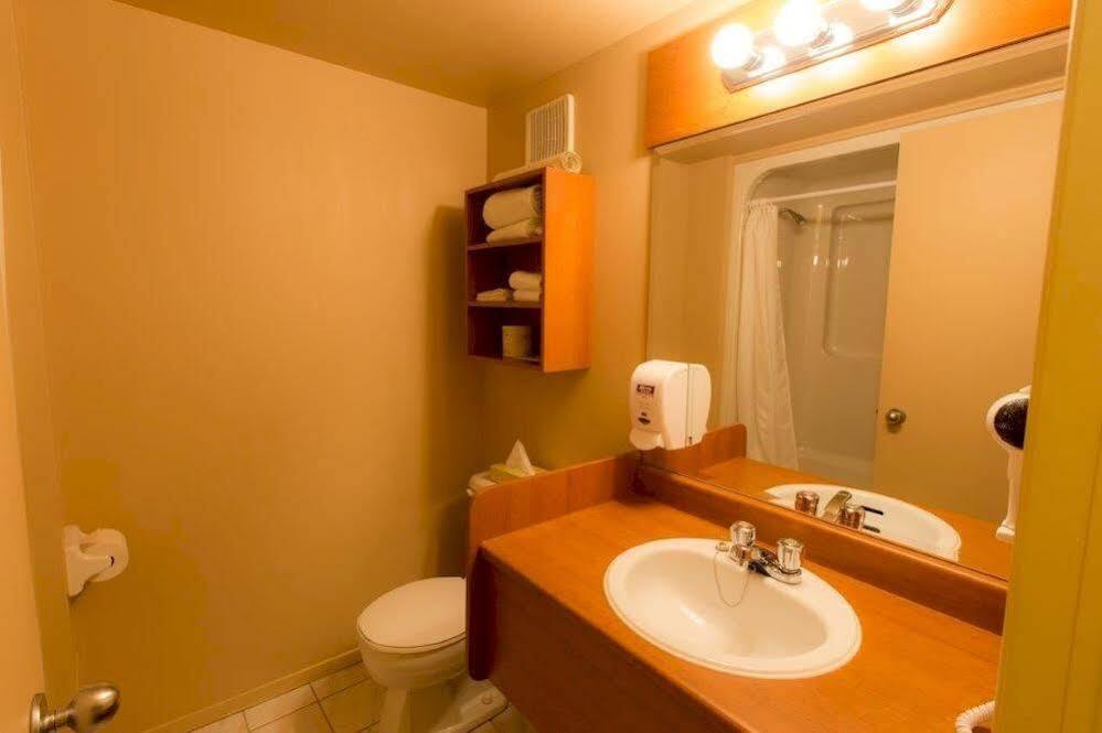 Travelodge By Wyndham Motel Drummondville